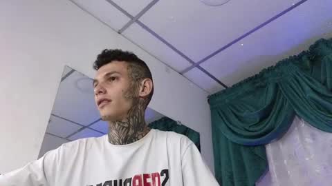 stuart_boy_ online show from December 18, 2024, 3:58 am