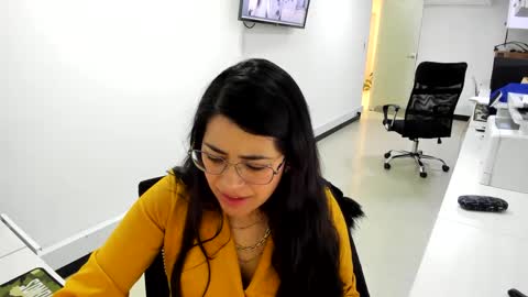 studcb_ online show from January 30, 2025, 6:00 pm