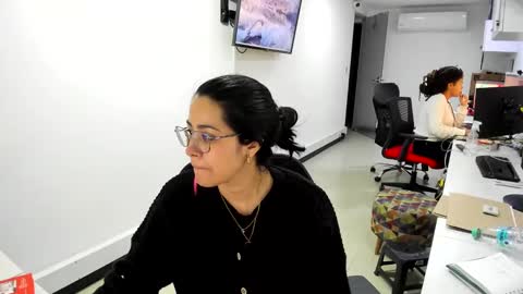 studcb_ online show from February 5, 2025, 11:39 pm