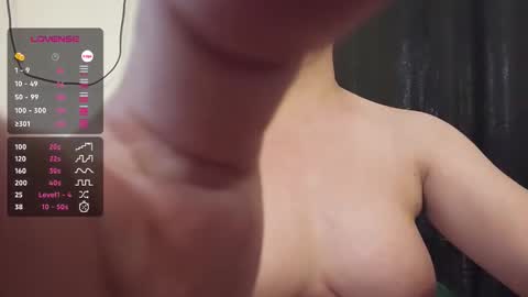 Snapshot of stunnerasha chatting on October 6, 2025, 4:43 am IG livinlavidakhai online show from October 6, 2025, 4:43 am