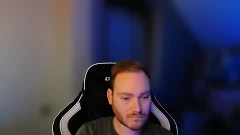 sub_austr online show from December 16, 2025, 9:42 pm