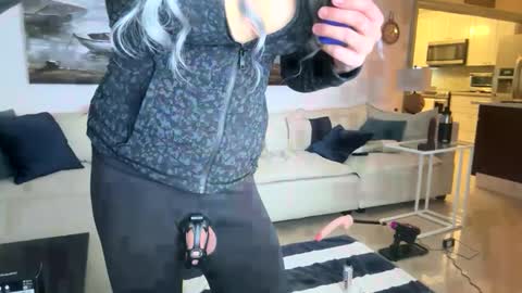 Sissy Isabella online show from December 16, 2025, 5:01 am