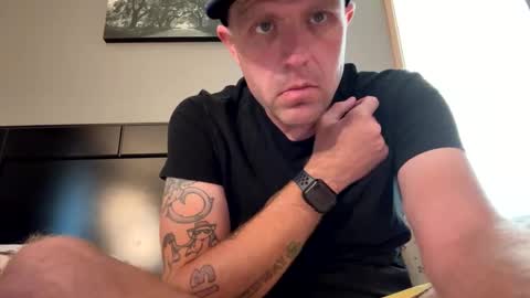 Snapshot of submissivebrett373 chatting on October 8, 2025, 9:34 pm submissivebrett373 online show from October 8, 2025, 9:34 pm