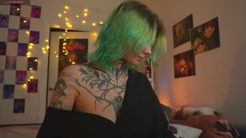 succubus_66 online show from January 10, 2025, 1:41 pm