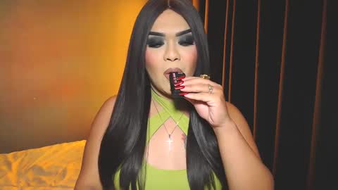 Snapshot of suckablecockoffreya chatting on December 2, 2024, 5:15 pm JADE ELYSE online show from December 2, 2024, 5:15 pm