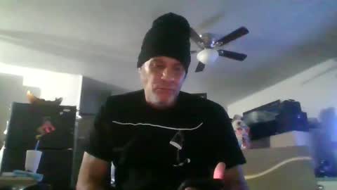 Snapshot of suckitu812 chatting on January 19, 2025, 11:56 am SUCKITU812 online show from January 19, 2025, 11:56 am