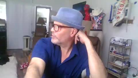 Snapshot of suckitu812 chatting on February 13, 2025, 8:06 am SUCKITU812 online show from February 13, 2025, 8:06 am