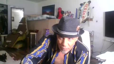 Snapshot of suckitu812 chatting on February 17, 2025, 11:13 am SUCKITU812 online show from February 17, 2025, 11:13 am