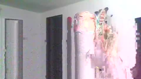 Snapshot of suckitu812 chatting on February 18, 2025, 2:27 am SUCKITU812 online show from February 18, 2025, 2:27 am