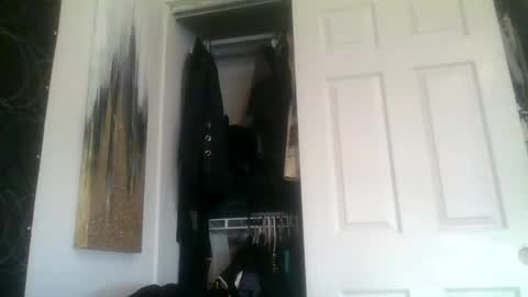 Snapshot of suckitu812 chatting on February 27, 2025, 11:59 pm SUCKITU812 online show from February 27, 2025, 11:59 pm