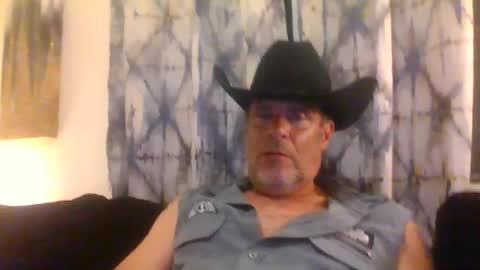 Snapshot of suckitu812 chatting on September 16, 2025, 8:26 am SUCKITU812 online show from September 16, 2025, 8:26 am