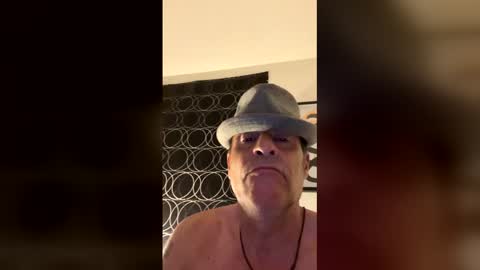 SUCKITU812 online show from March 29, 2026, 7:08 am