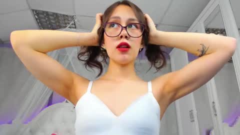 sugar blond online show from February 22, 2025, 11:24 am