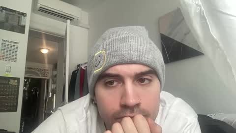 Snapshot of sugargay222 chatting on March 4, 2025, 6:18 pm Sugar online show from March 4, 2025, 6:18 pm