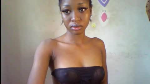 Snapshot of sugarmeltsxx chatting on October 12, 2025, 7:40 am Bella online show from October 12, 2025, 7:40 am