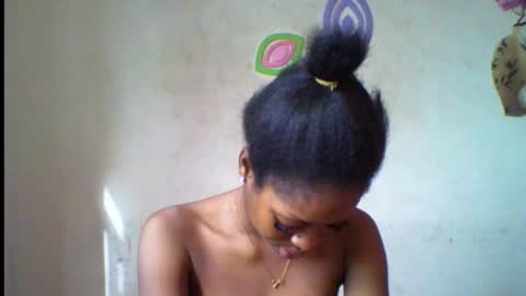 Snapshot of sugarmeltsxx chatting on October 15, 2025, 8:03 am Bella online show from October 15, 2025, 8:03 am