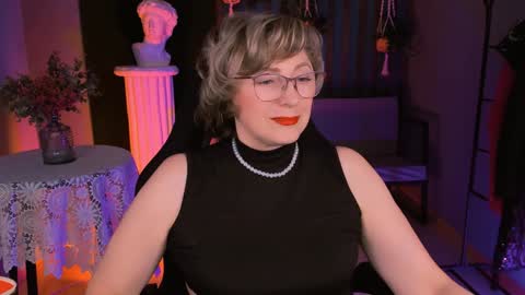 Vivien online show from February 6, 2025, 1:10 pm