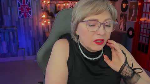 Vivien online show from February 13, 2025, 7:21 pm