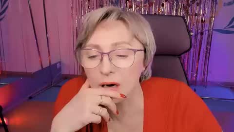 Vivien online show from February 28, 2025, 4:20 pm