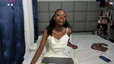 suhaila_suu online show from November 28, 2025, 12:46 am