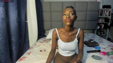 suhaila_suu online show from March 3, 2026, 2:18 am