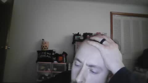 Snapshot of suitedandbossy chatting on October 10, 2025, 10:20 pm SuitedandBossy online show from October 10, 2025, 10:20 pm