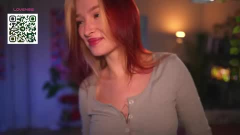 Lika ginger  Jessy blond   online show from September 23, 2025, 6:16 am