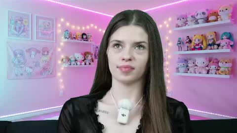 sukie_spooky online show from April 14, 2026, 9:04 am