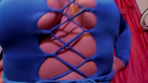 Snapshot of sully_gomes chatting on January 17, 2025, 3:45 am PRINCES SULLY online show from January 17, 2025, 3:45 am