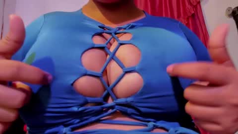 Snapshot of sully_gomes chatting on January 18, 2025, 3:20 am PRINCES SULLY online show from January 18, 2025, 3:20 am