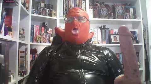 Sumisolatex online show from December 17, 2025, 9:15 am