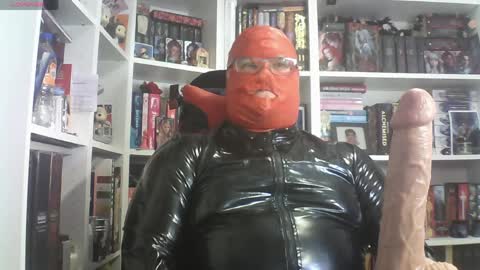 Sumisolatex online show from April 17, 2026, 4:32 pm