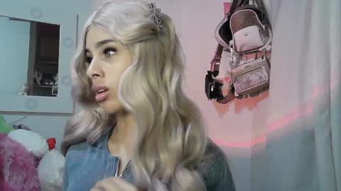 summer 09 online show from December 21, 2025, 4:08 am