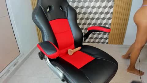 summer_______ online show from October 11, 2025, 5:00 pm