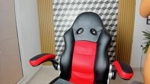 summer_______ online show from October 12, 2025, 6:29 pm