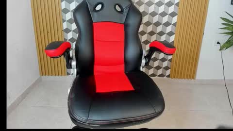 summer_______ online show from October 15, 2025, 4:51 pm