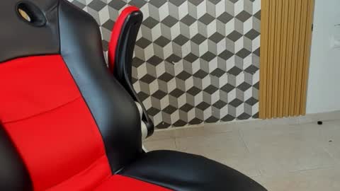 summer_______ online show from October 22, 2025, 5:52 am