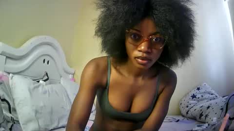 Snapshot of summerbuddy chatting on February 20, 2025, 12:15 pm summerbuddy online show from February 20, 2025, 12:15 pm