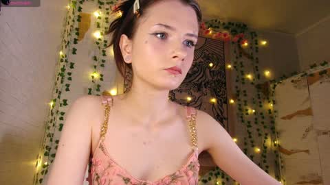 Snapshot of summerhazee chatting on December 29, 2024, 5:01 pm summerhazee online show from December 29, 2024, 5:01 pm