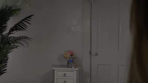 sunluscious online show from January 11, 2026, 2:11 pm