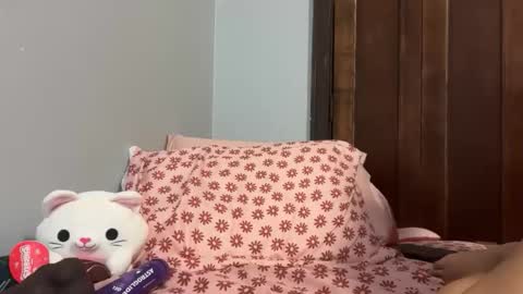 sunneeshellee online show from April 29, 2026, 7:09 pm
