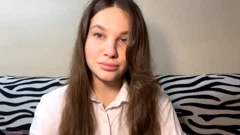 Snapshot of sunnigoethe chatting on December 1, 2025, 2:27 am Luna online show from December 1, 2025, 2:27 am