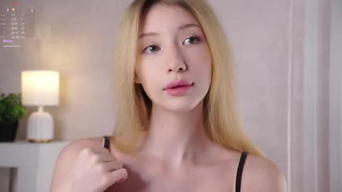 Lily online show from May 22, 2026, 2:44 pm