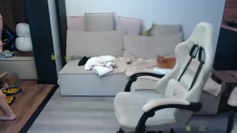 Snapshot of sunny1girl chatting on February 4, 2026, 8:09 am Alice and Sergey online show from February 4, 2026, 8:09 am