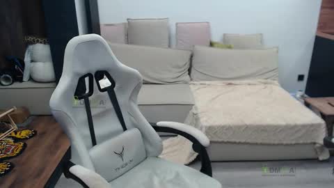 Snapshot of sunny1girl chatting on February 16, 2026, 6:31 am Alice and Sergey online show from February 16, 2026, 6:31 am