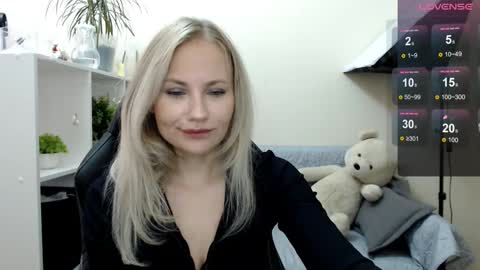 Naomi online show from September 24, 2025, 3:54 am