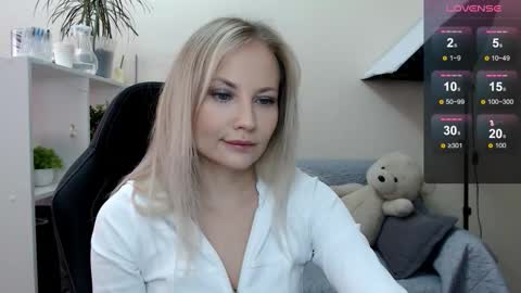 Naomi online show from October 6, 2025, 6:00 am