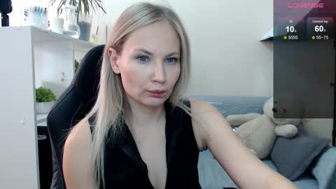 Naomi online show from October 7, 2025, 10:45 am