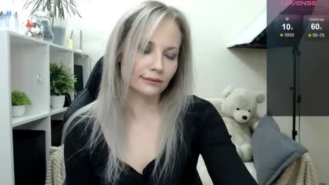 Naomi online show from November 5, 2025, 10:48 am