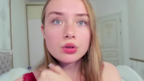 Vanessa online show from November 1, 2025, 12:29 pm